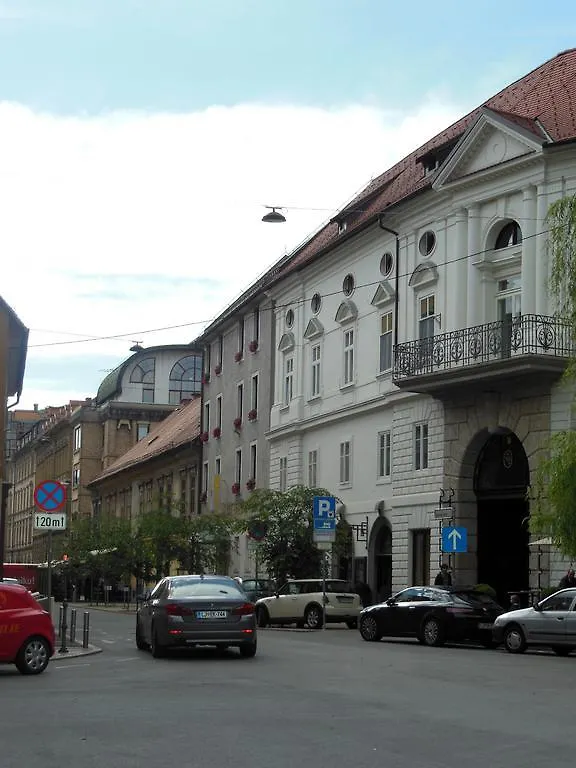 Ai Apartments Ljubljana 0*,